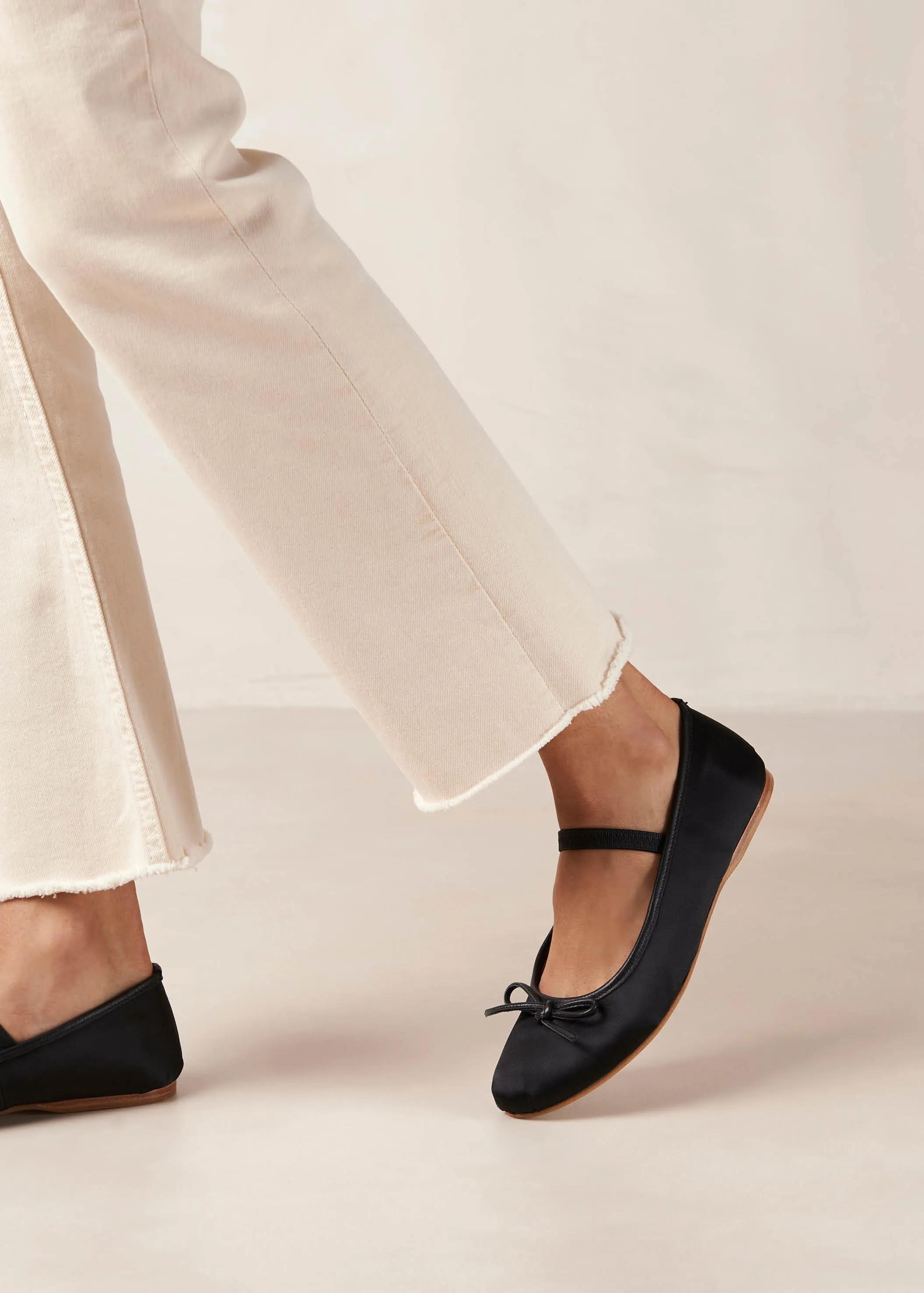 Alohas Black Odette Ballet Flats