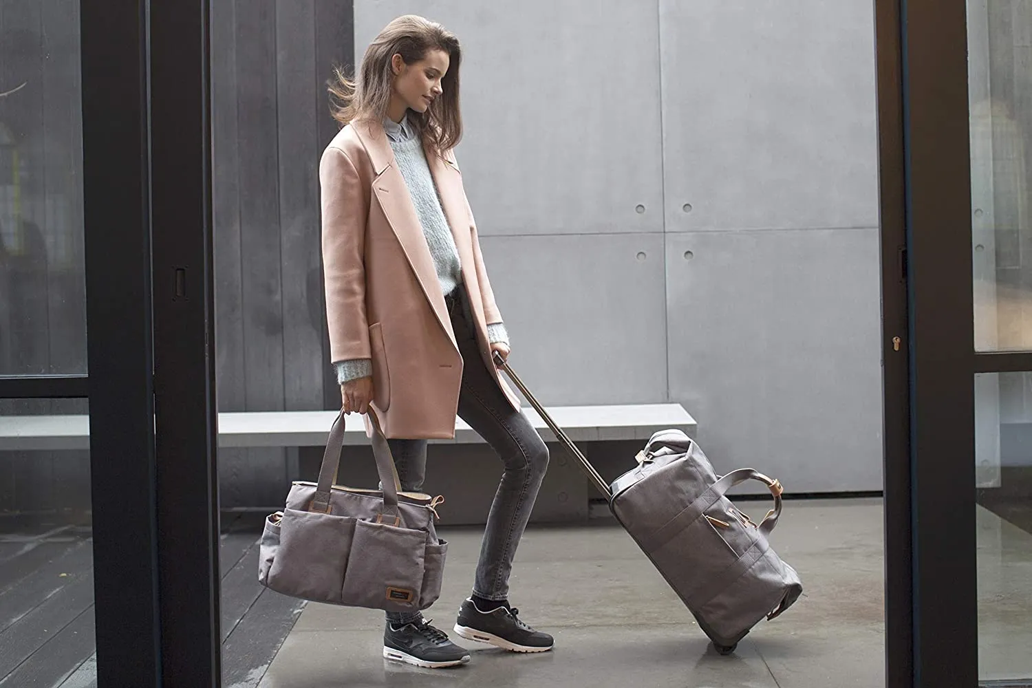 Cabin Carry Water-Resistant, with Grey Multi-functional Organizer, Classy Travel and Wheels On Huge reduction Storksak
