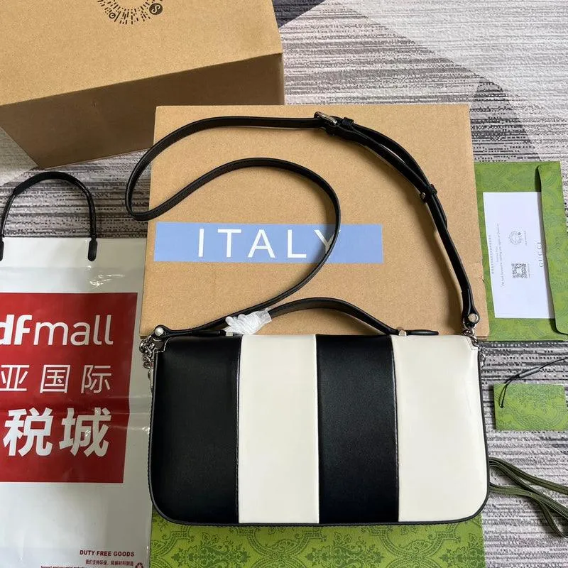 Charm - GG Bags - 235