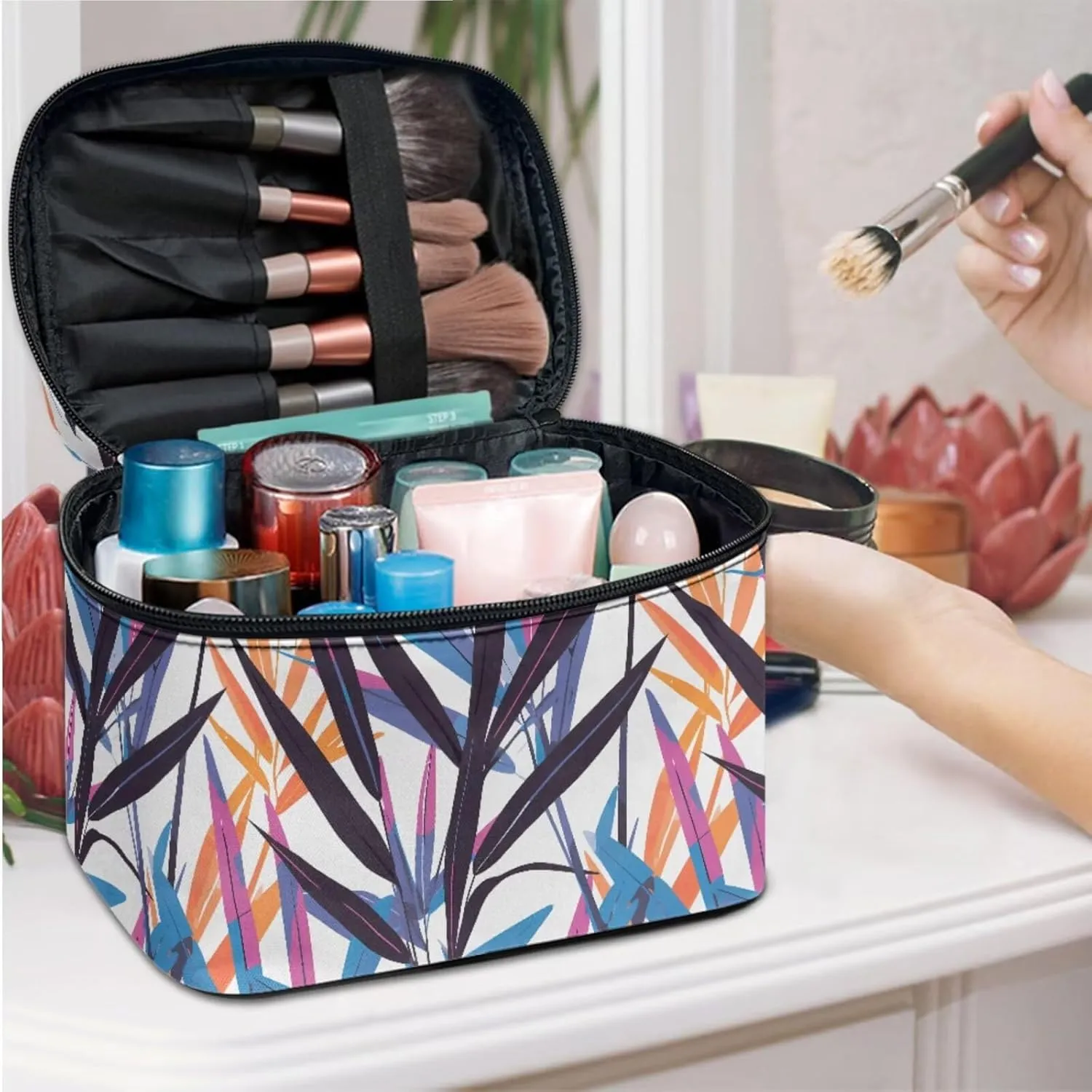 Color Painting Palm Leaves Makeup Organizer Case Toiletry Bag for Women, Painted Leaf Pattern Travel Cosmetic Bag for Toiletries Essential