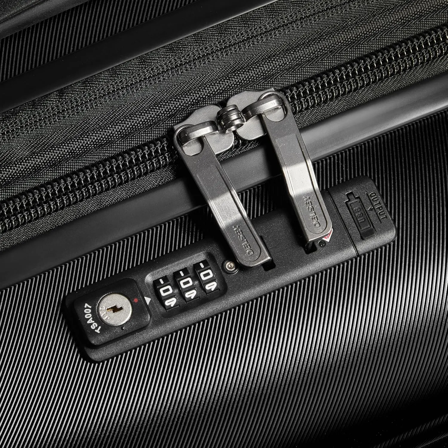 DELSEY PARIS Cruise 3.0 Hardside Expandable Luggage with Spinner Wheels, Black, Carry on 21 Inch