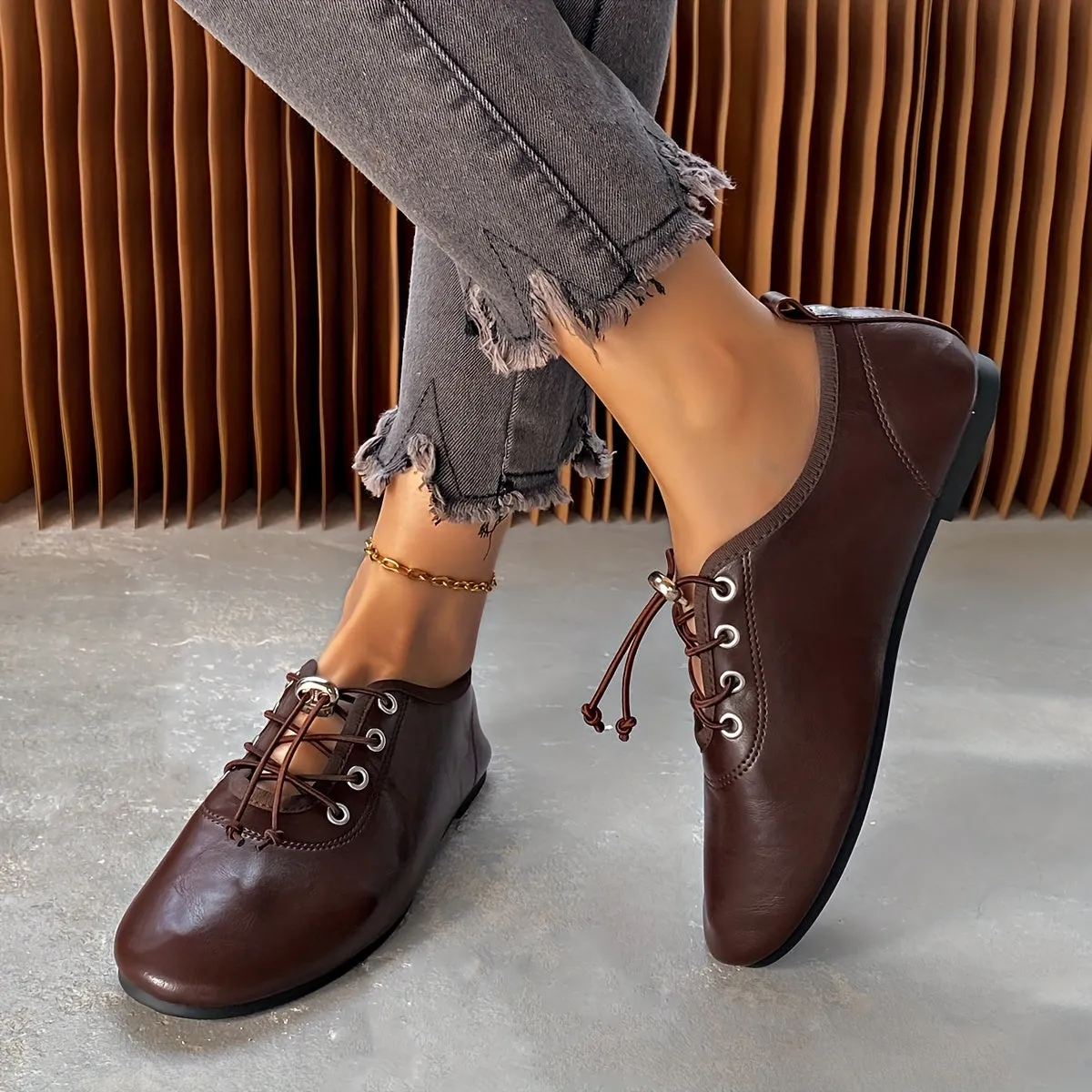 Elegant Lace-Up Ballet Flats