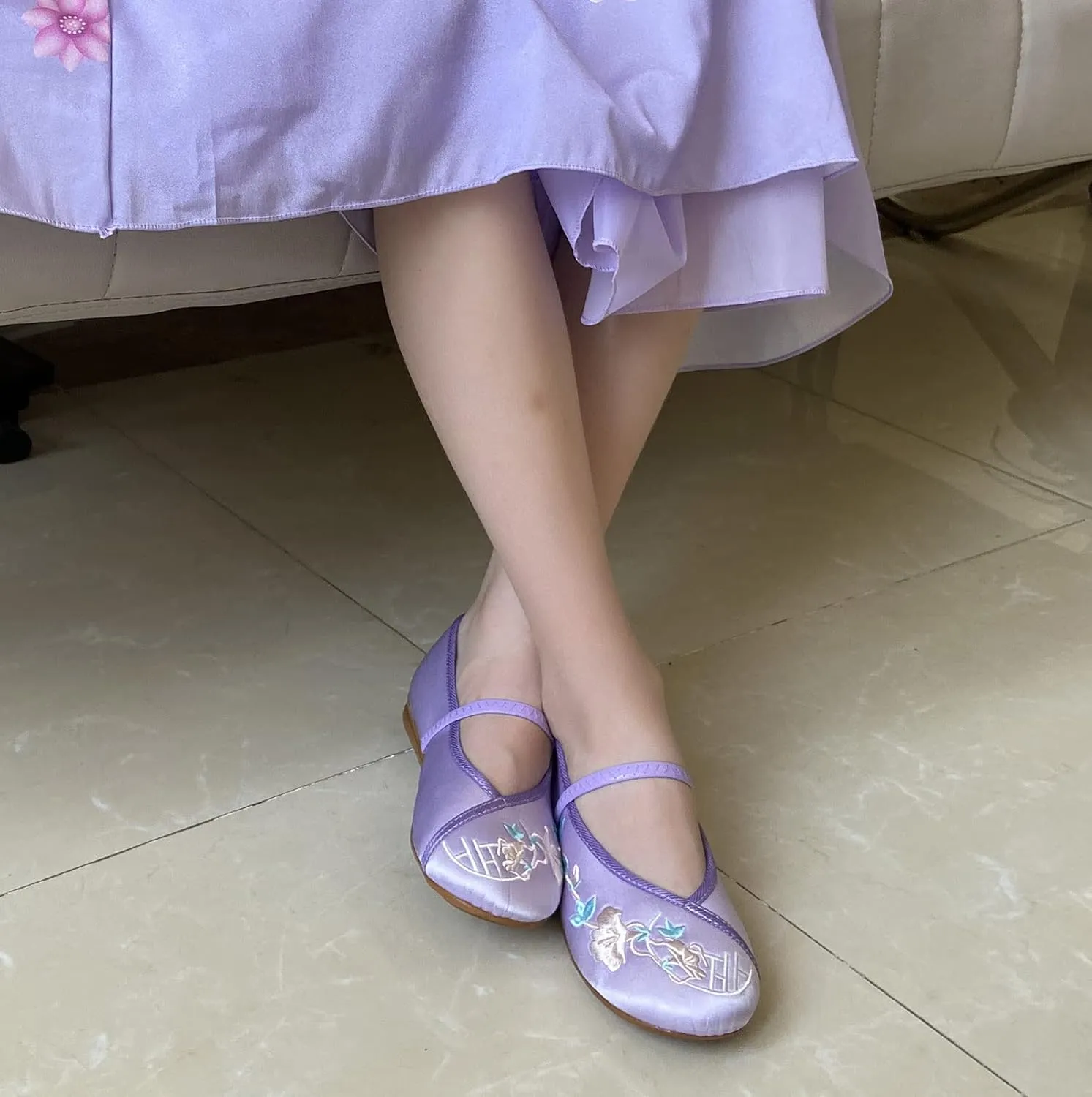 Encanto Costume Shoes for Girls Gorgeous Mary-Jane Ballet Pumps Comfortable Low Heel Round Toe Flats Floral Embroidery Shoes