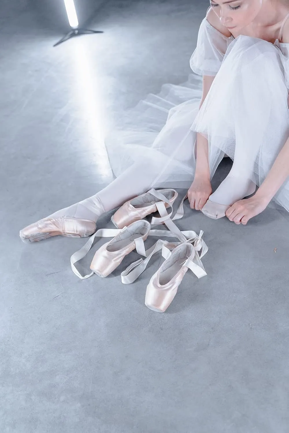 MSMAX Girls Satin Ballet Pointe Shoes Professional Dance Flats