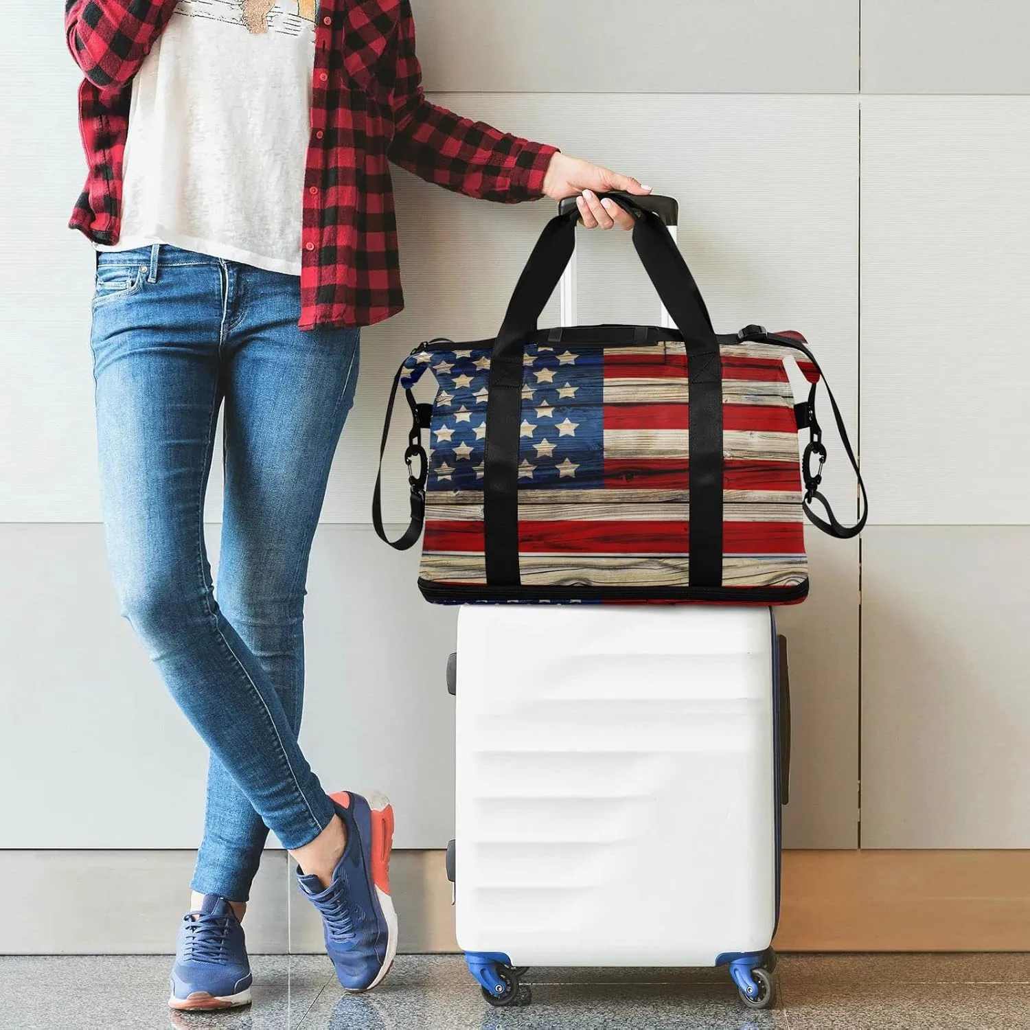 Old Painted American Flag Travel Duffel Bag for Women Men Gym Bag with Shoe Compartment Wet Pocket Carry On Weekender Overnight Bags for Airline Travel Gym