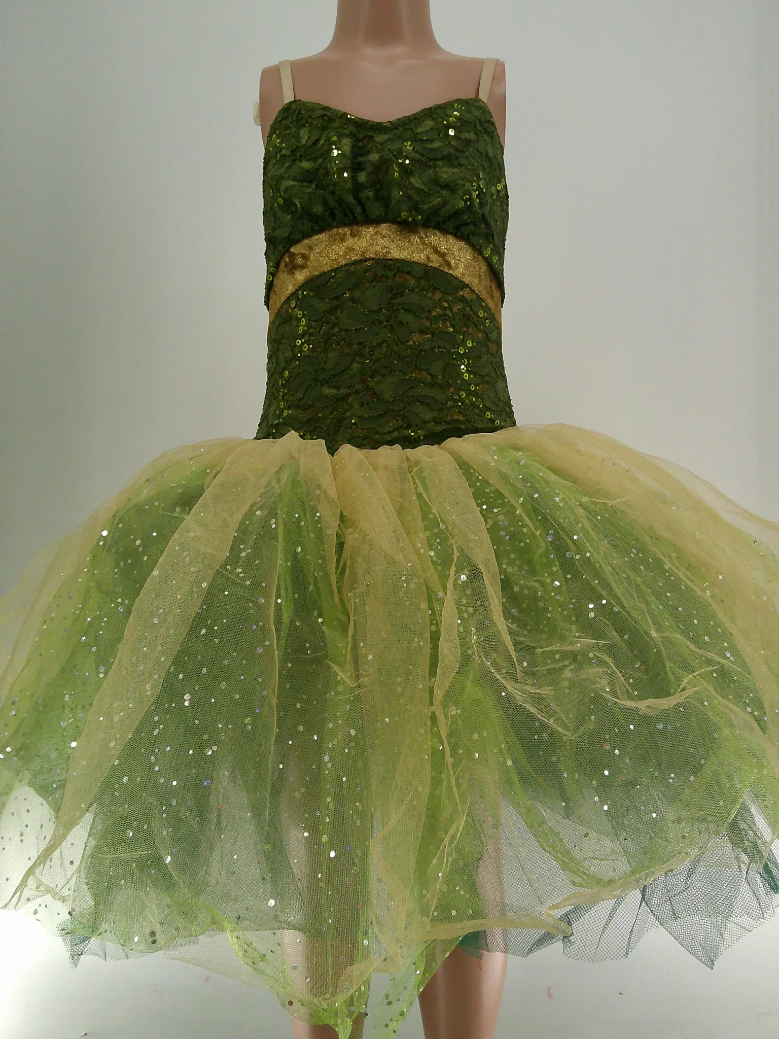 Pre-Owned Costume Curtain Call  C188 Large Child Green Tutu Ballet  Sequin Tiana