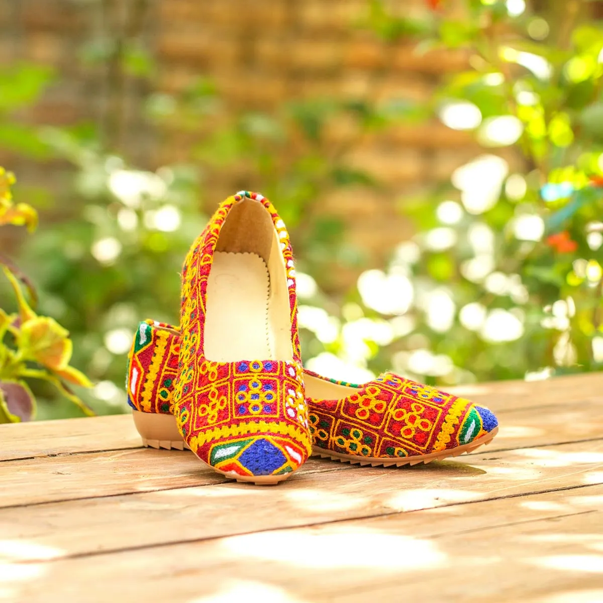 Trendy Matching Tote Bag and Clutch | Complete Your Look with Ballet Shoes Nk-194