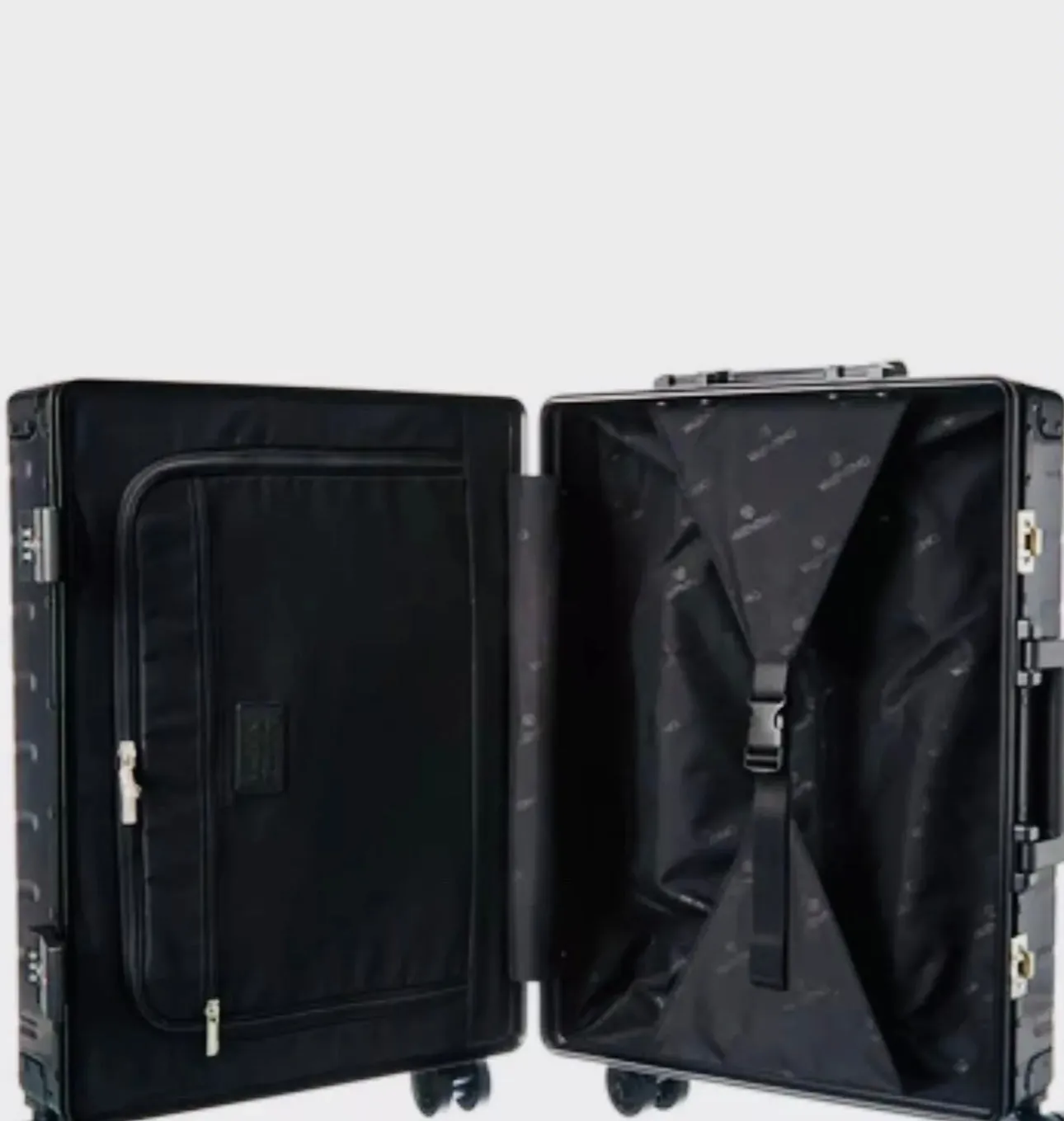 VALENTINO BY MARIO VALENTINO
19 Inch Logo Spinner Suitcase