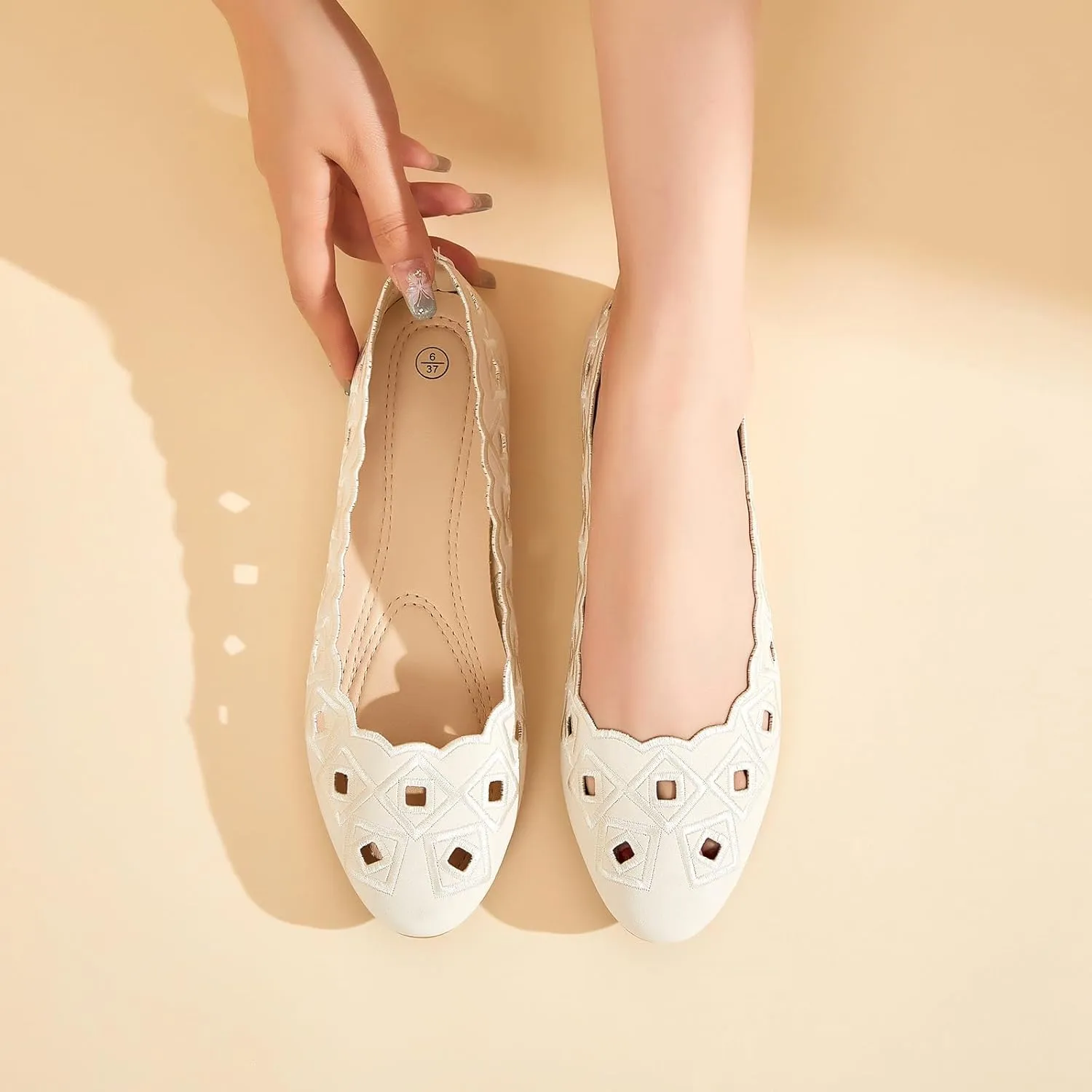 Women's Ballet Flats Shoes with Breathable Eyelet,Black and White Dress Shoes for Women,Soft Memoery Foam Flats for Women