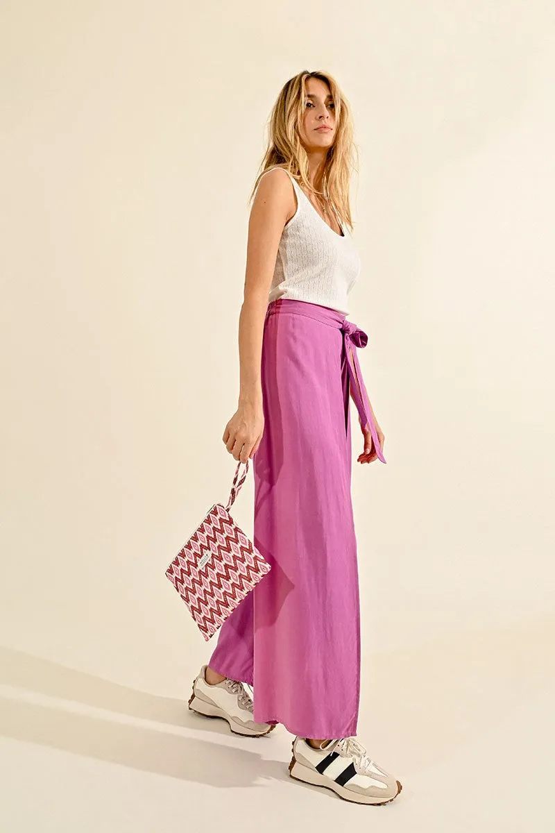 ZIPPERED POUCH